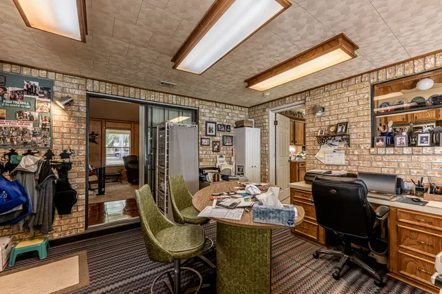 $474,999 | 46 Point Loop, Huntsville, TX 77320