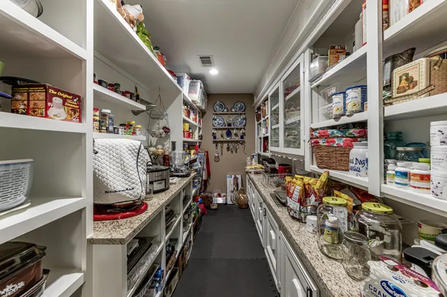 $474,999 | 46 Point Loop, Huntsville, TX 77320