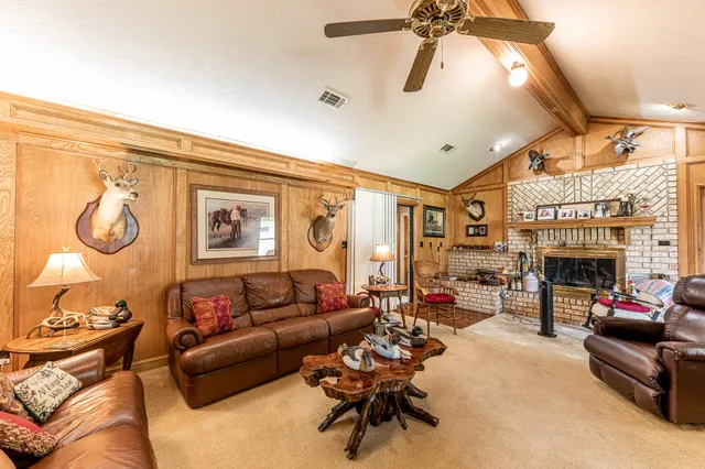 $474,999 | 46 Point Loop, Huntsville, TX 77320