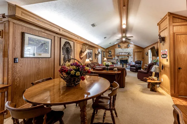 $474,999 | 46 Point Loop, Huntsville, TX 77320