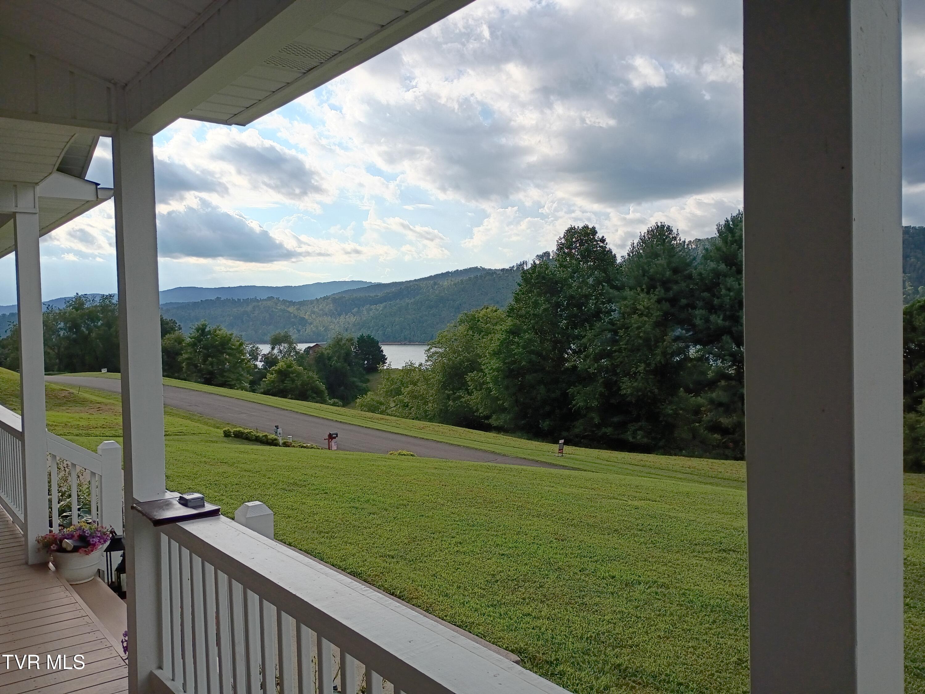 221 Harbor View Road Butler, TN 37640 - Photo 62 of 62 IMG_20250822_181745477_HDR