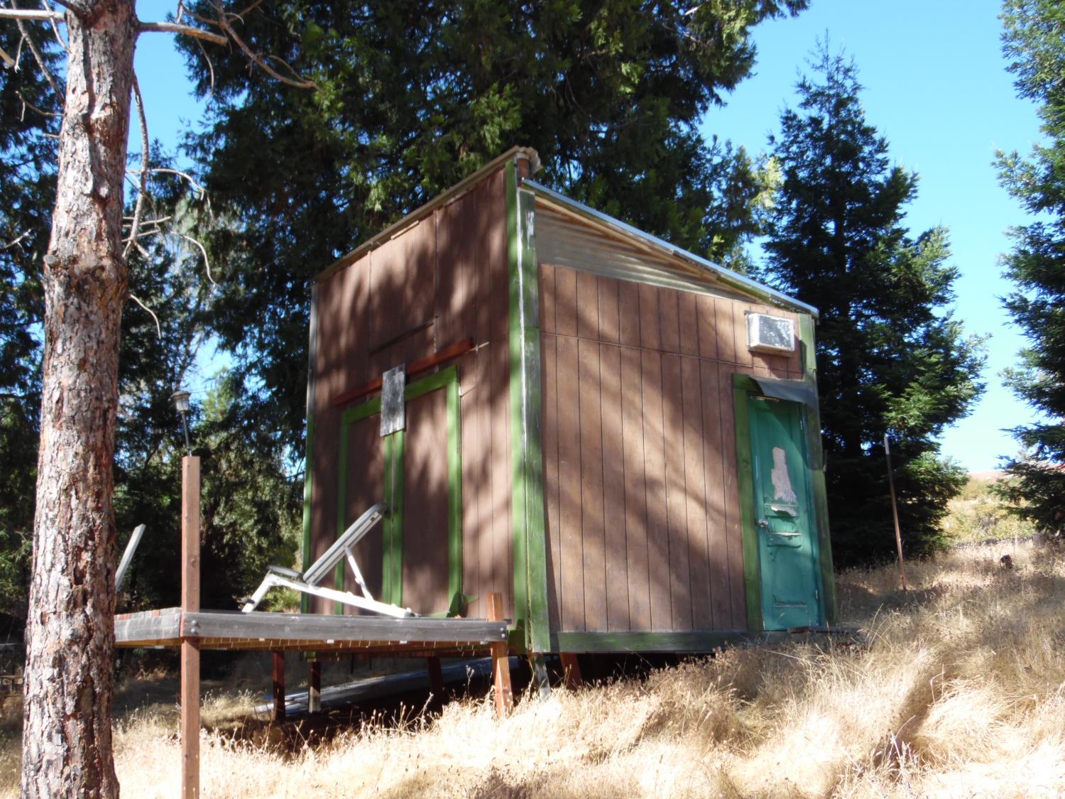 10006 Wendell Road Mountain Ranch, CA 95246 - Photo 35 of 37 a view of outdoor space and tub
