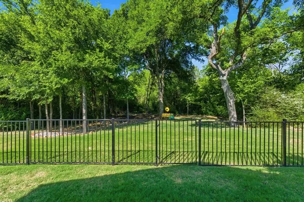 $610,000 | 815 Dove Trail, Euless, TX 76039
