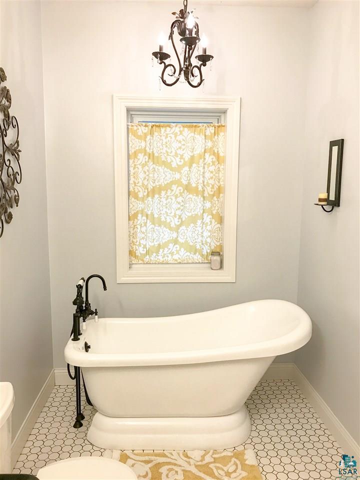 1597 Kortie Road Carlton, MN 55718 - Photo 19 of 24 Soaking tub