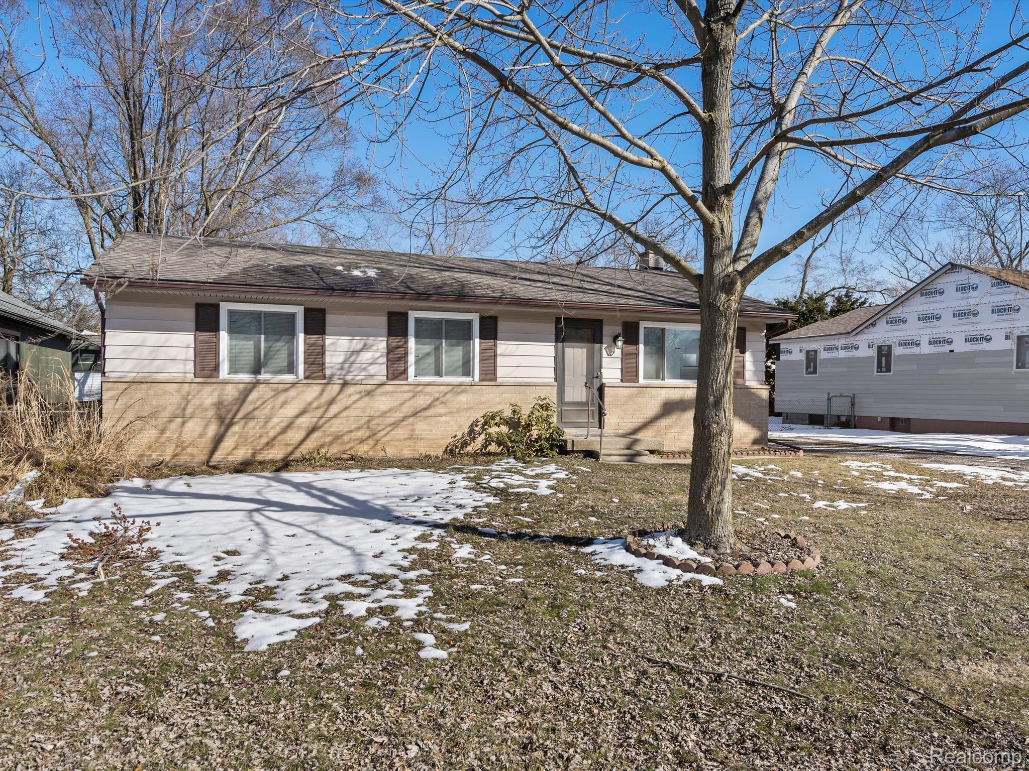 47750 Frederick Road Utica, MI 48317 - Photo 3 of 19 Gallery Image 3
