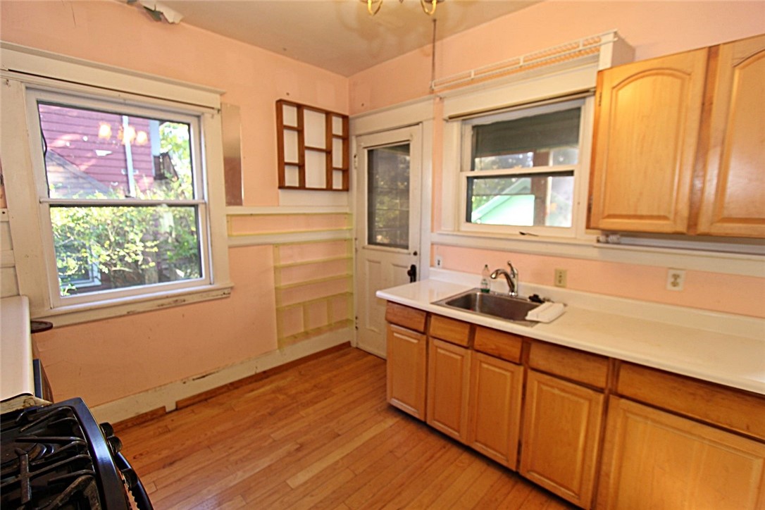 35 McKinley Street Rochester, NY 14609 - Photo 18 of 42