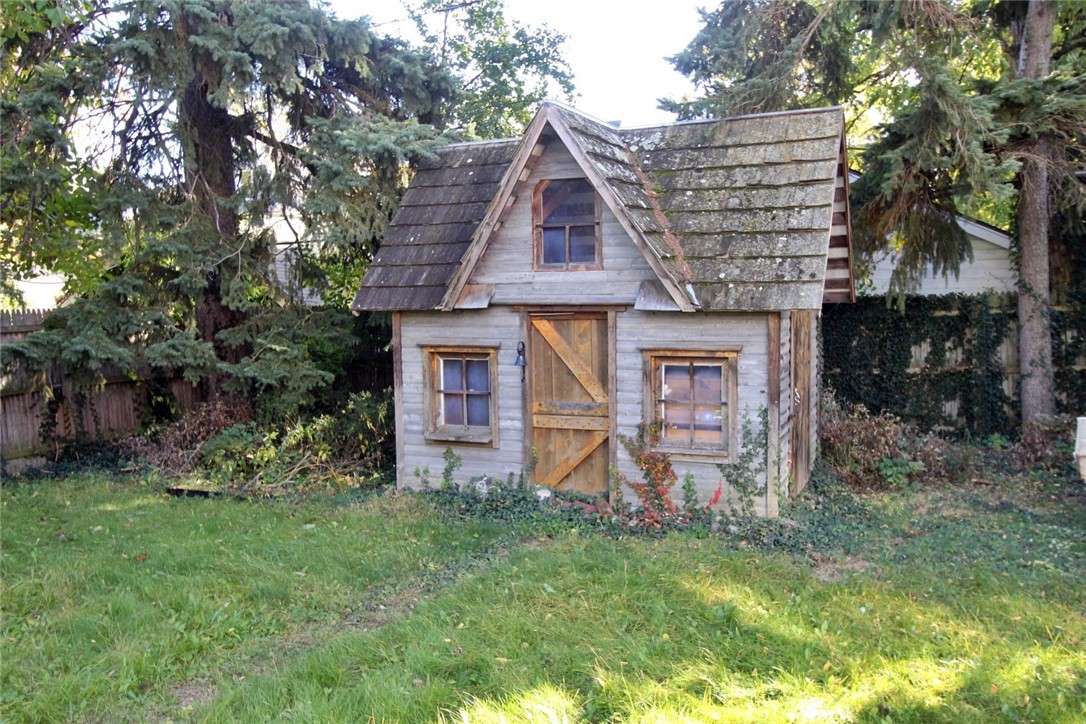 35 McKinley Street Rochester, NY 14609 - Photo 3 of 42