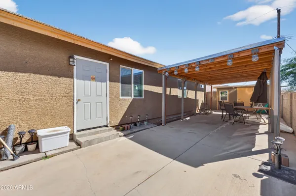 a view of an outdoor space