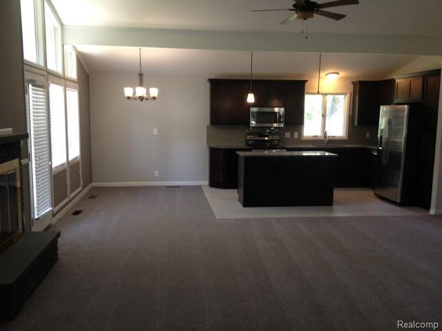 239 Booth Road Troy, MI 48085 - Photo 13 of 27 IMG_5873.jpg