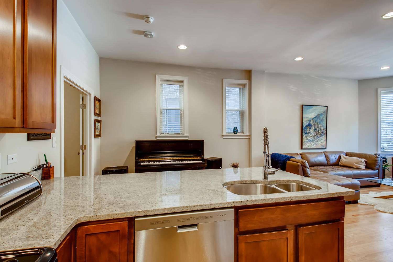 2335 West Iowa Street, Unit 1F Chicago, IL 60622 - Photo 4 of 12