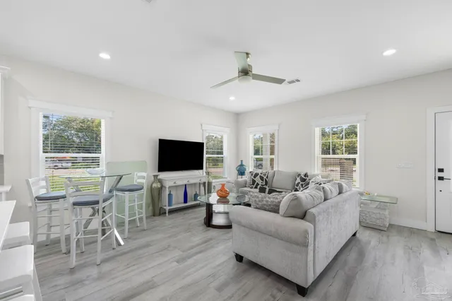 $479,000 | 1940 Barrancas Avenue, Pensacola, FL 32502