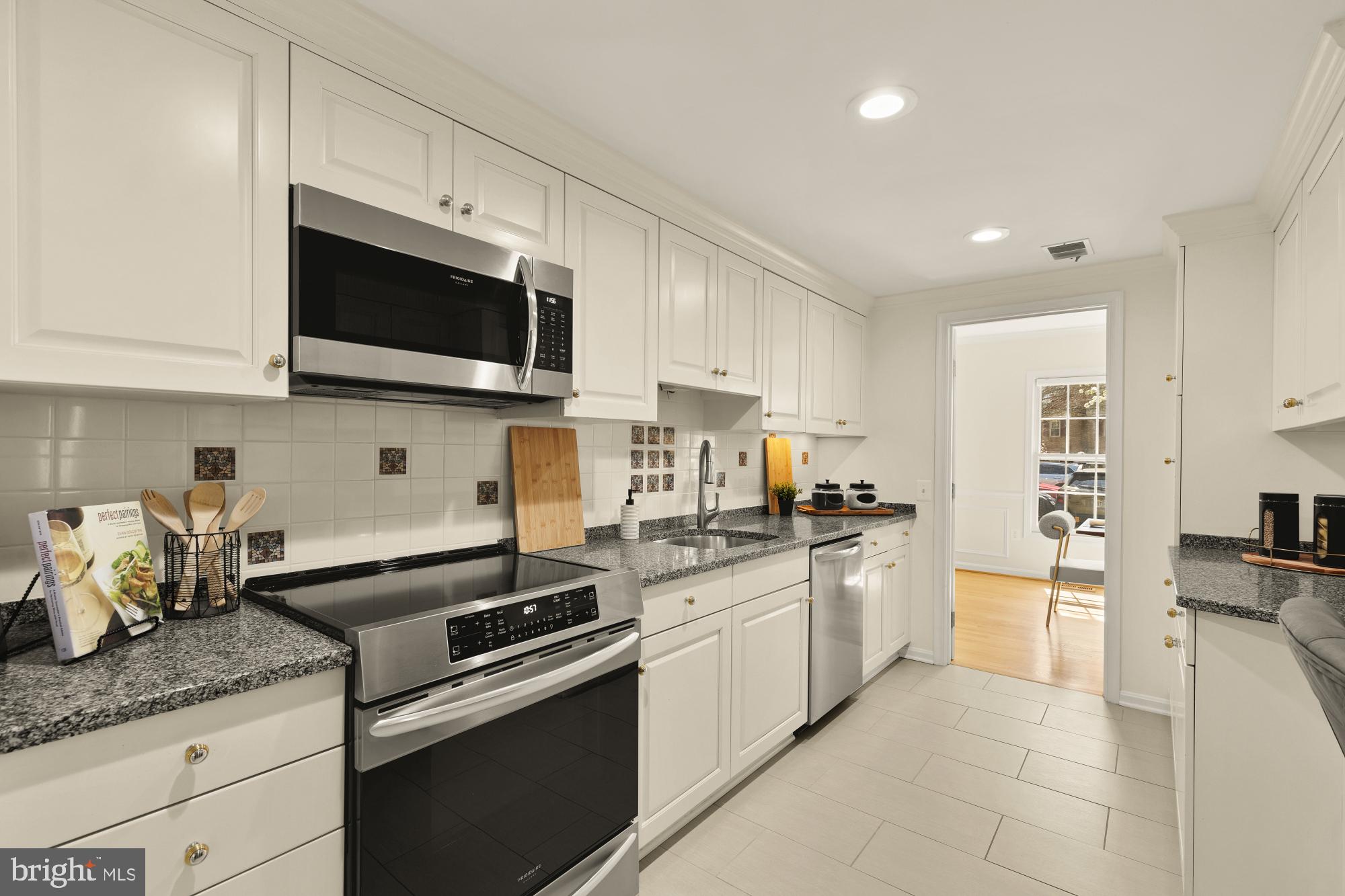 4629 4th Road North Arlington, VA 22203 - Photo 12 of 41 Induction Range!