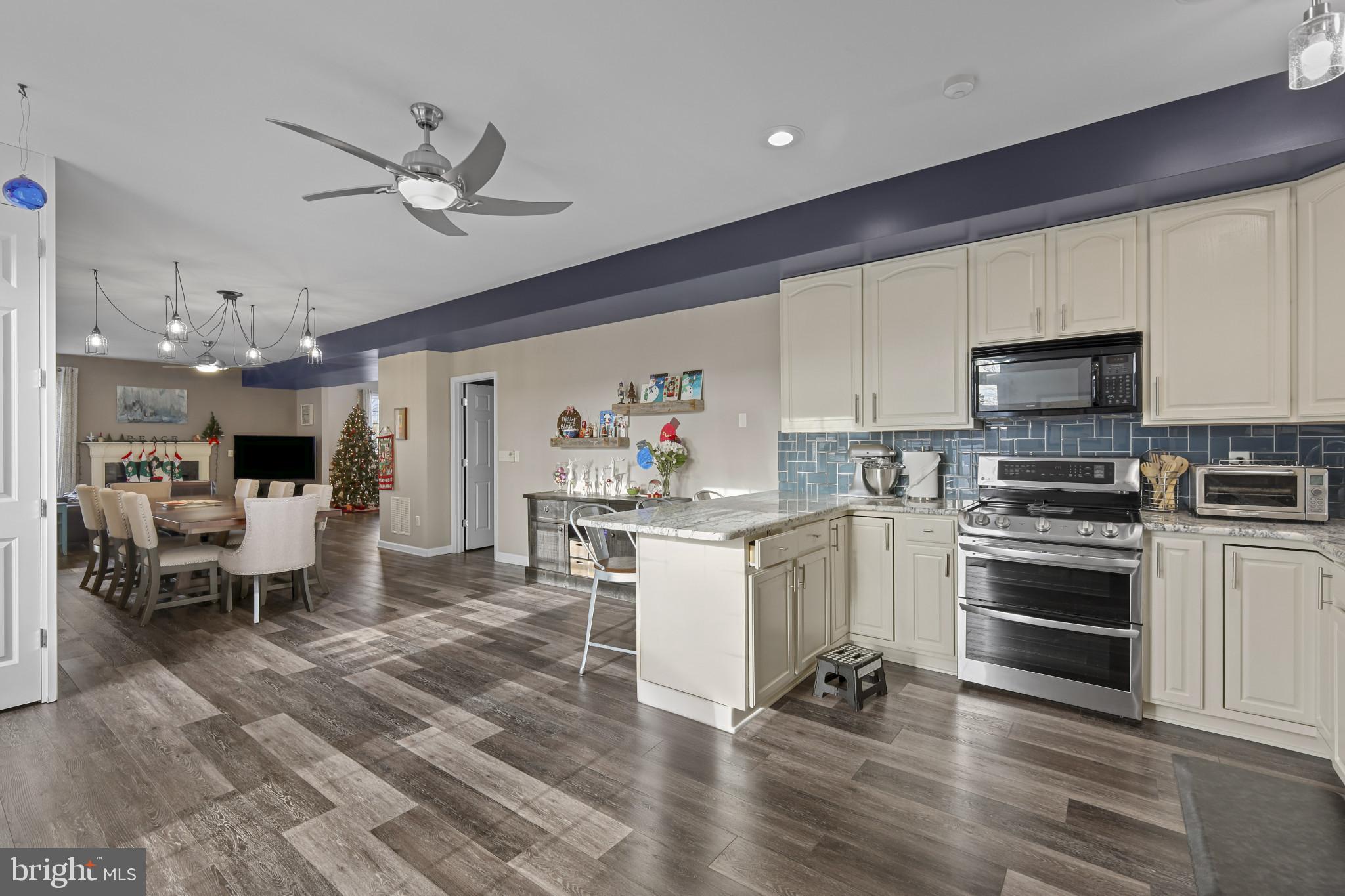 4220 Kings Road Edgewater, MD 21037 - Photo 22 of 78 Modern kitchen with open layout charm.
