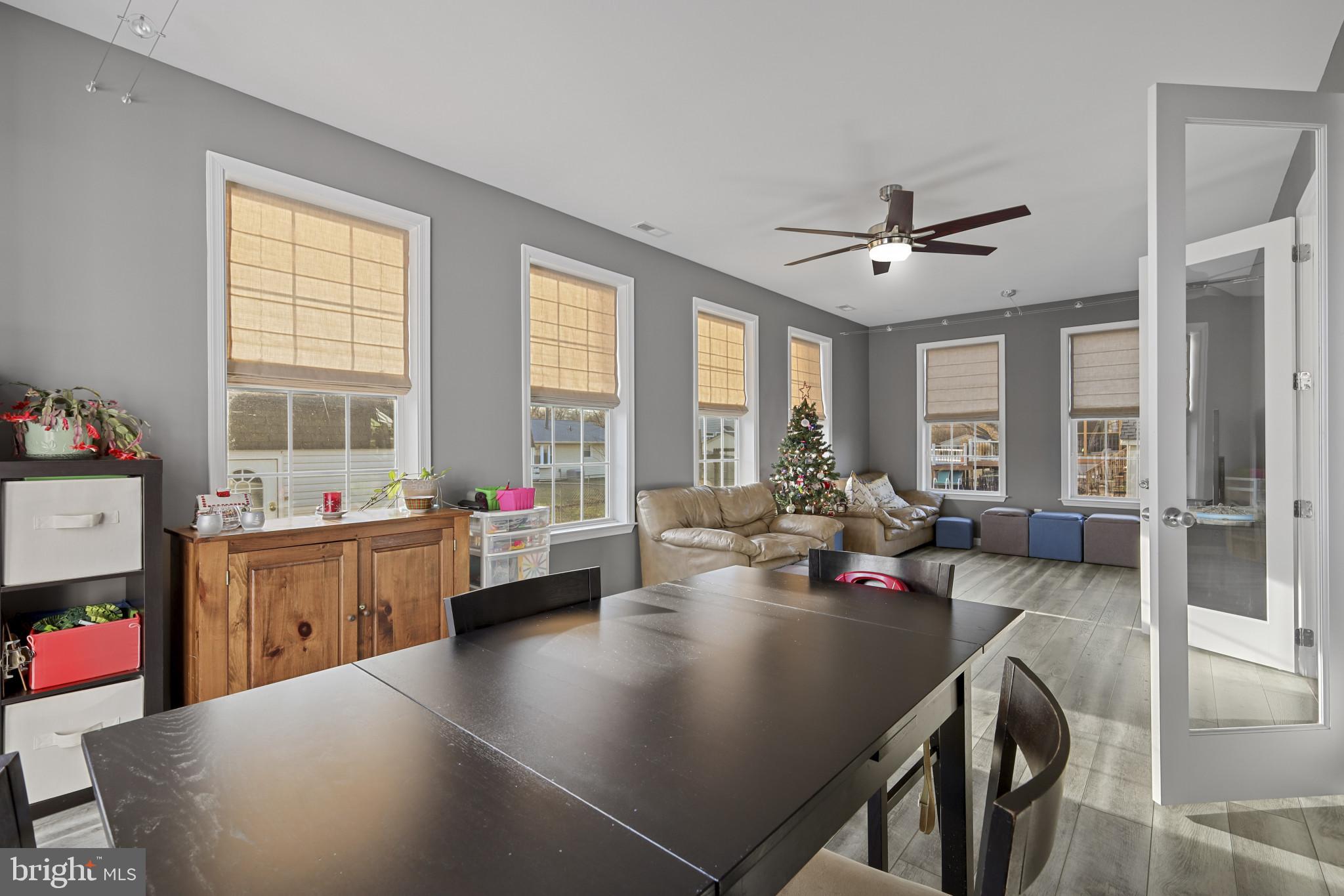 4220 Kings Road Edgewater, MD 21037 - Photo 54 of 78 Bright and inviting open living space.