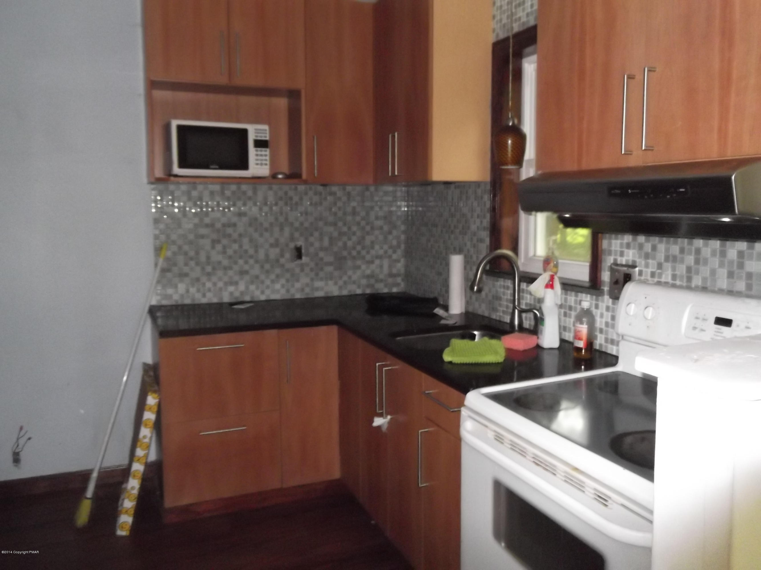 1512 Sugar Mountain Road West Bushkill, PA 18324 - Photo 3 of 11 Kitchen