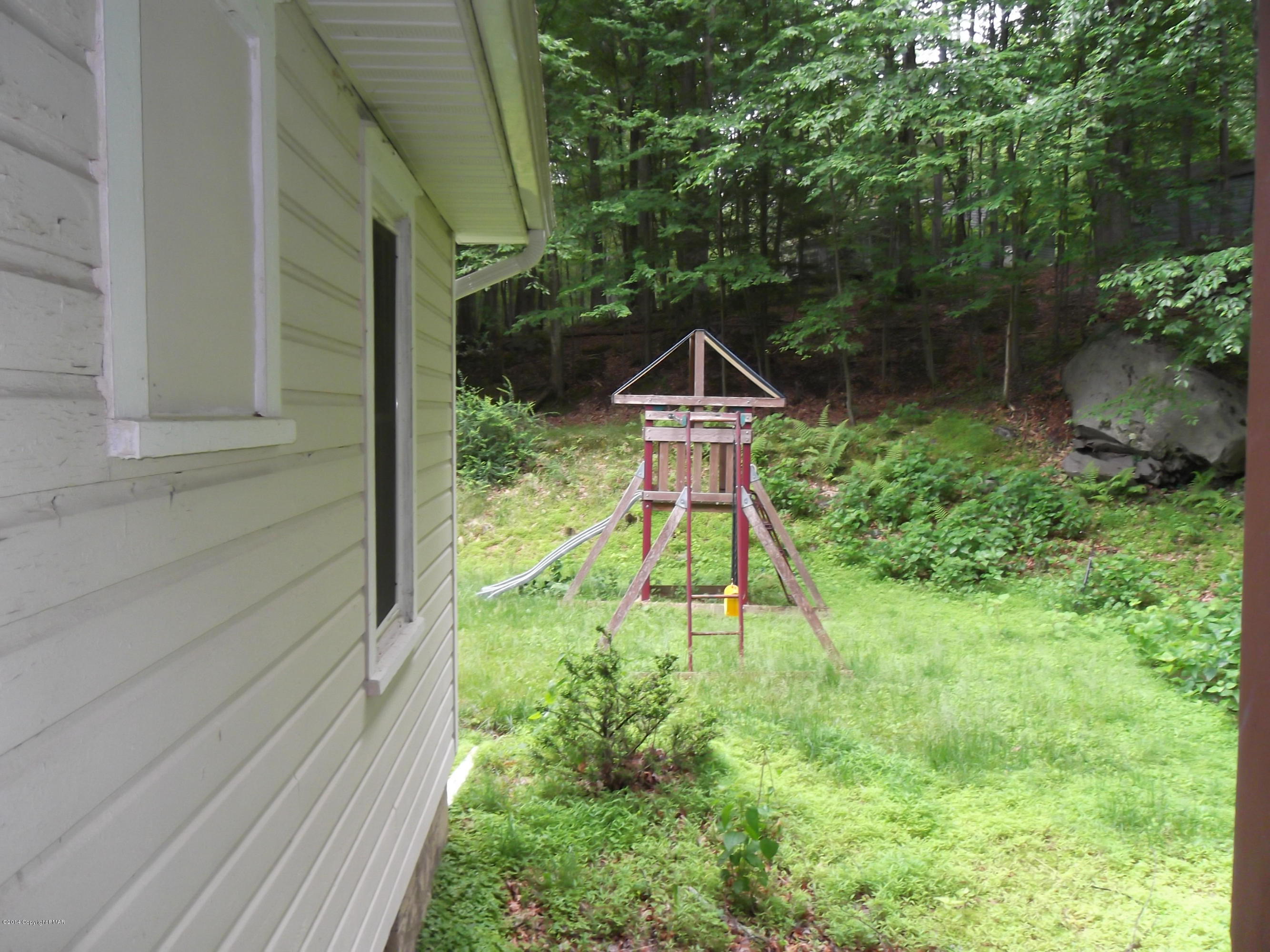1512 Sugar Mountain Road West Bushkill, PA 18324 - Photo 9 of 11 Looking to side yard