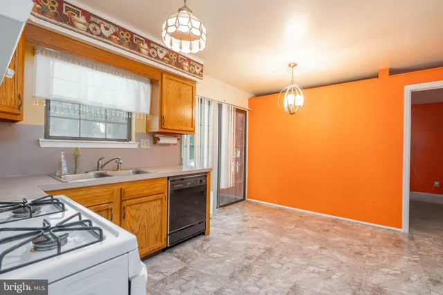 $405,000 | 422 Debbie Lane, Millville, NJ 08332