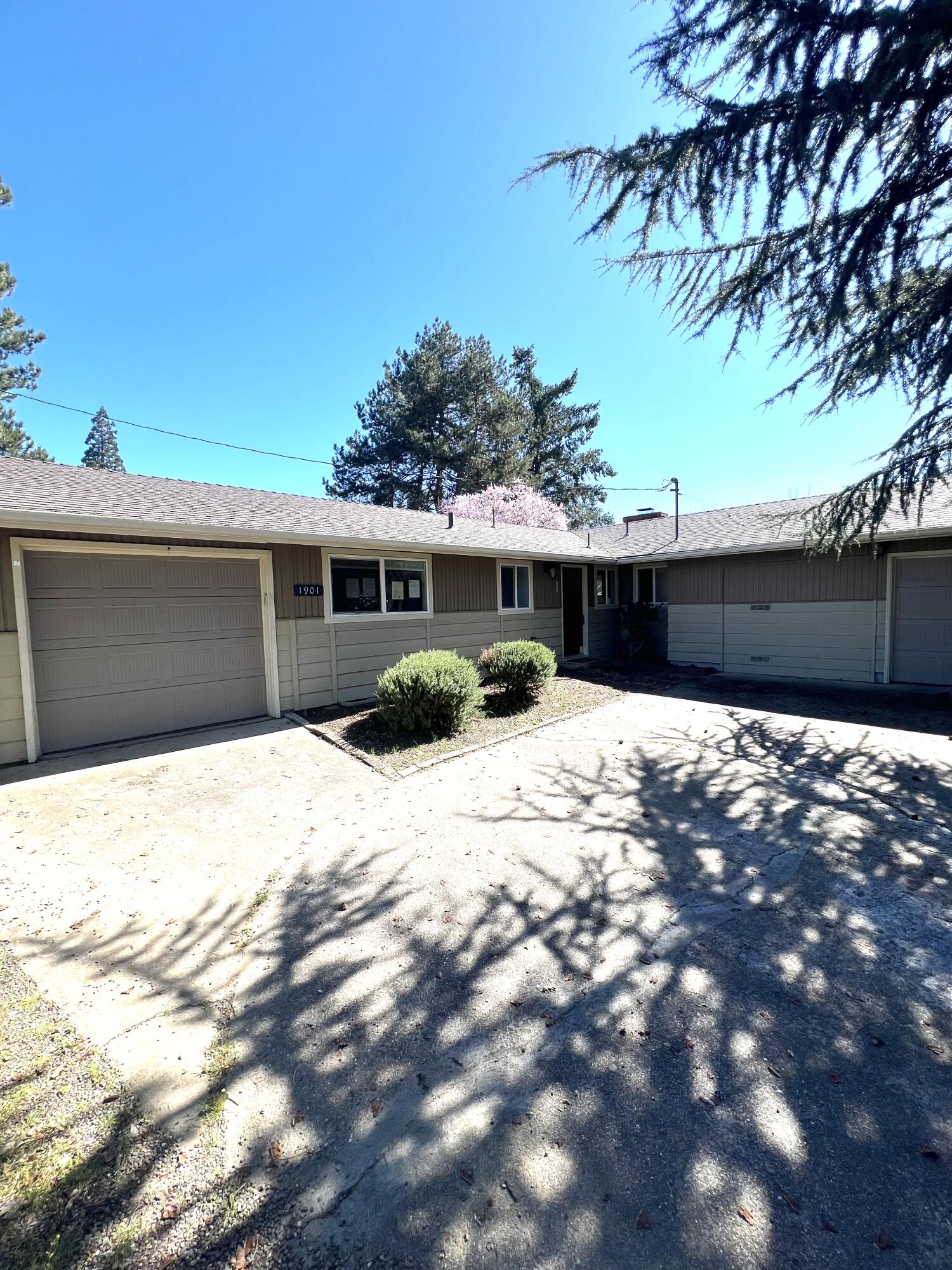 1901 Crestbrook Road Medford, OR 97504 - Photo 16 of 16 IMG_2023