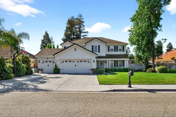 $699,500 | 3130 Hillcrest Court, Madera, CA 93637
