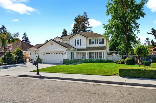 $699,500 | 3130 Hillcrest Court, Madera, CA 93637