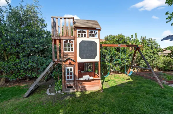 $699,500 | 3130 Hillcrest Court, Madera, CA 93637