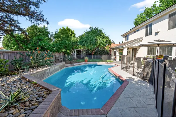 $699,500 | 3130 Hillcrest Court, Madera, CA 93637