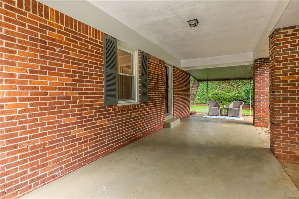 573 North Superior Avenue Decatur, GA 30033 - Photo 5 of 51