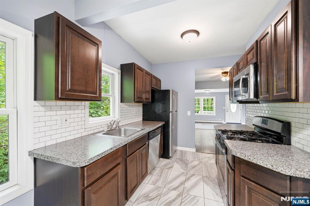 16 Morsemere Road West Milford, NJ 07421 - Photo 14 of 28