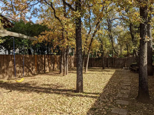 $2,600 | 204 Bremen Drive, Hurst, TX 76054
