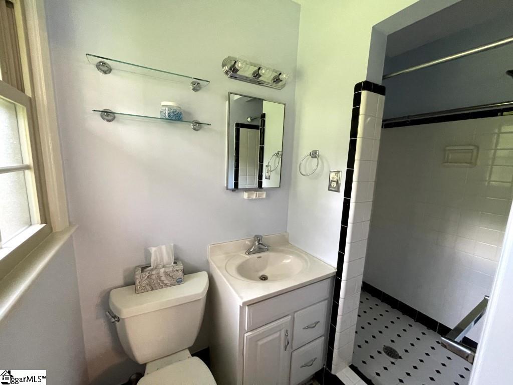 7 Spring Valley Road Greenville, SC 29615 - Photo 24 of 32 Gallery Image 24