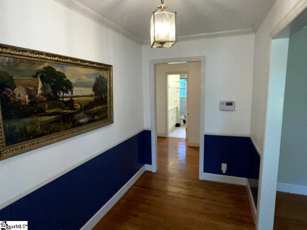 7 Spring Valley Road Greenville, SC 29615 - Photo 5 of 32 Gallery Image 5