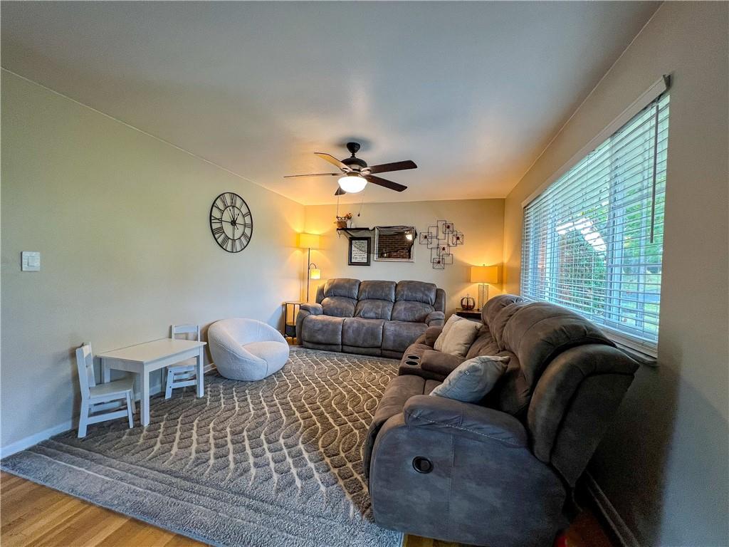 139 Delaware Drive Butler, PA 16001 - Photo 2 of 27 a living room with furniture and a window