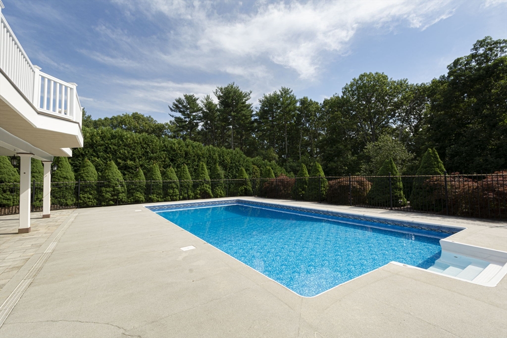 114 Upper Gore Road Webster, MA 01570 - Photo 7 of 42 Gallery Image 7