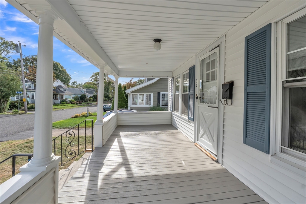 30 Morse Road Framingham, MA 01701 - Photo 3 of 32