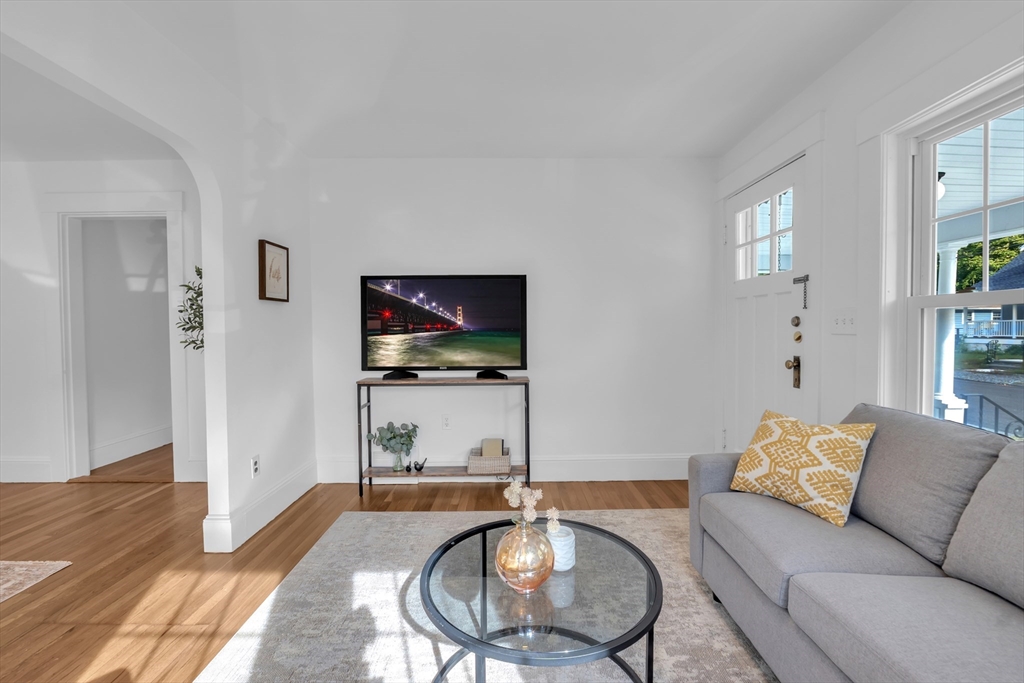 30 Morse Road Framingham, MA 01701 - Photo 4 of 32