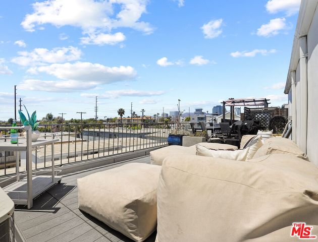 $1,173,800 | 11967 Nebraska Avenue, Unit 1, Los Angeles, CA 90025