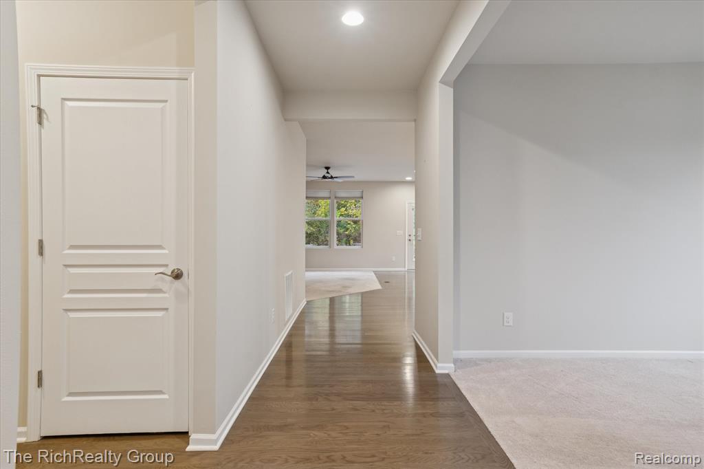 49534 Mapleton Canton, MI 48188 - Photo 7 of 37 Gallery Image 7
