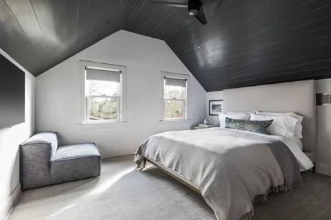 $5,750,000 | 103 Mill Hill Lane, East Hampton, NY 11937