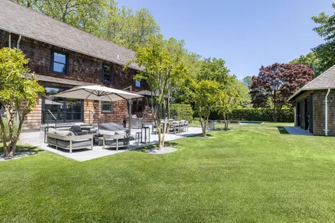 $5,750,000 | 103 Mill Hill Lane, East Hampton, NY 11937