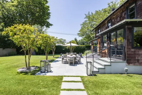 $5,750,000 | 103 Mill Hill Lane, East Hampton, NY 11937