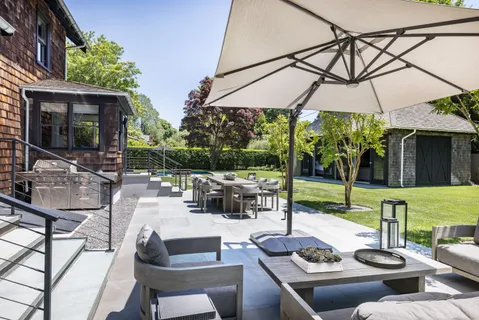 $5,750,000 | 103 Mill Hill Lane, East Hampton, NY 11937