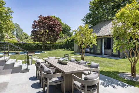 $5,750,000 | 103 Mill Hill Lane, East Hampton, NY 11937