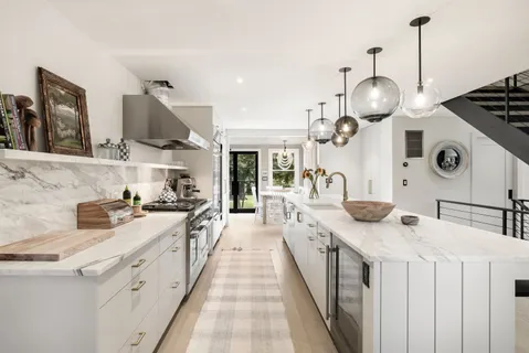 $5,750,000 | 103 Mill Hill Lane, East Hampton, NY 11937