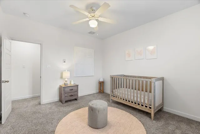 a view of livingroom with furniture