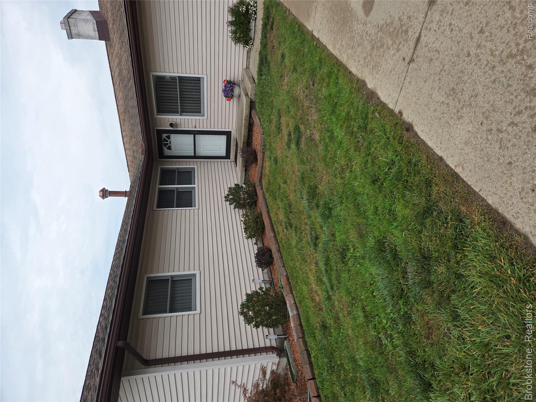 7266 Bluebill Road Algonac, MI 48001 - Photo 4 of 57 20261001_115735.jpg