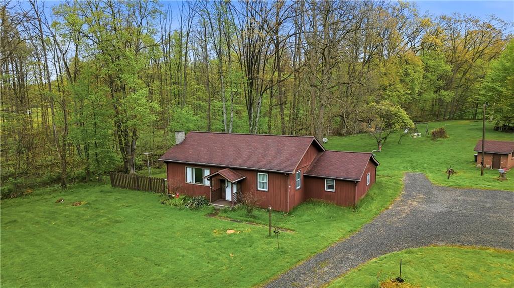 16 Gibson Road Greenville, PA 16125 - Photo 4 of 37
