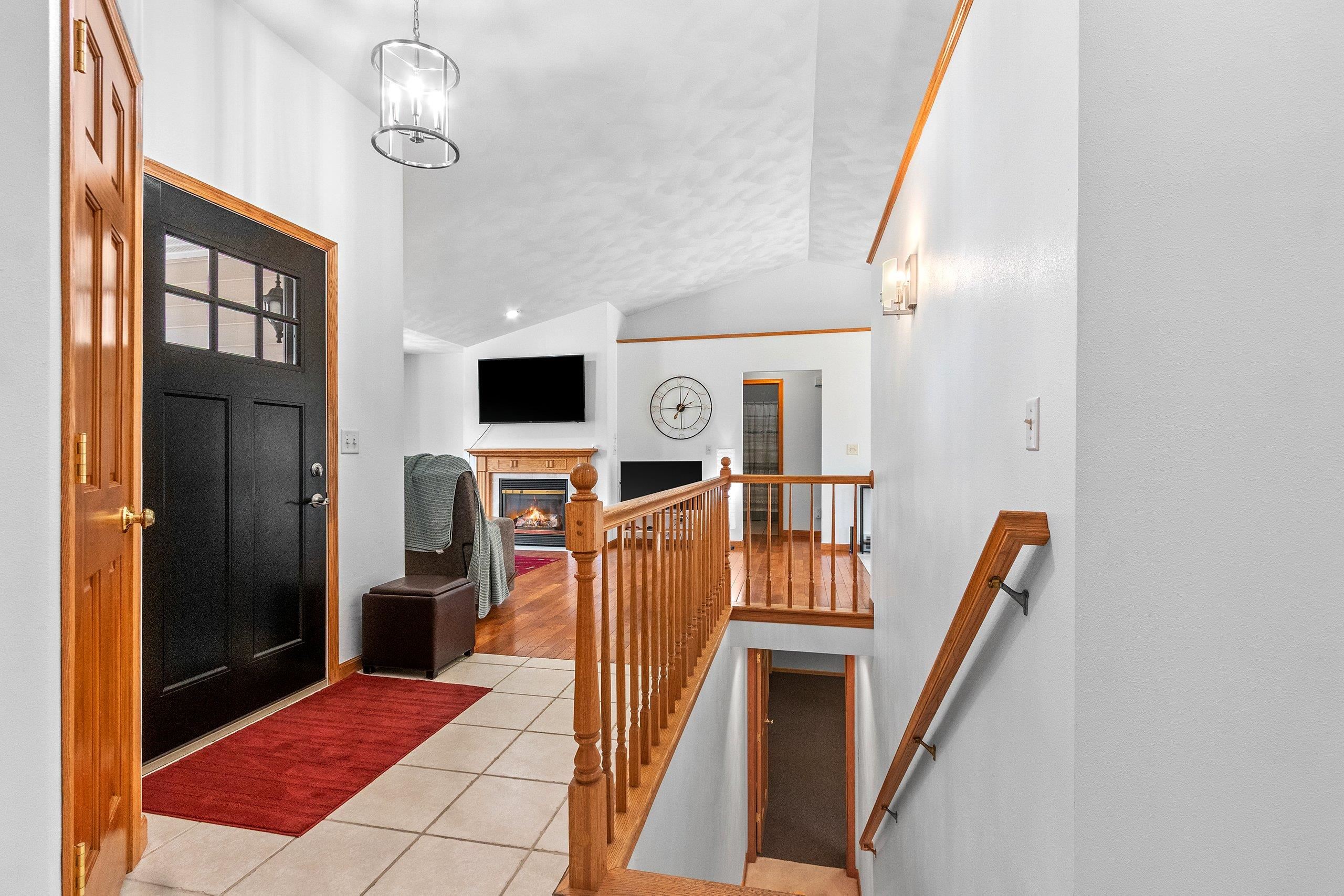 W6034 Paige Way Appleton, WI 54915 - Photo 5 of 48