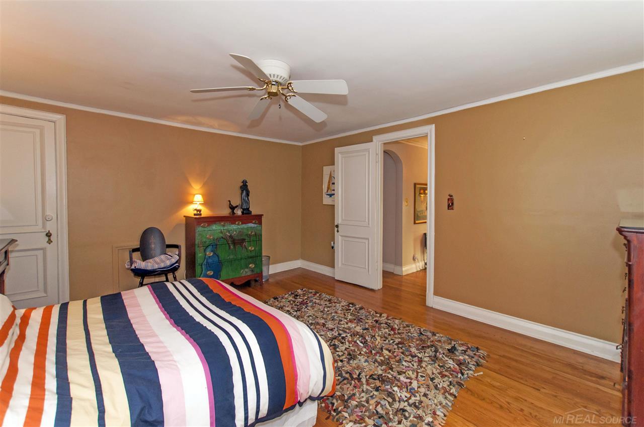 264 Lewiston Road Grosse Pointe Farms, MI 48236 - Photo 23 of 40