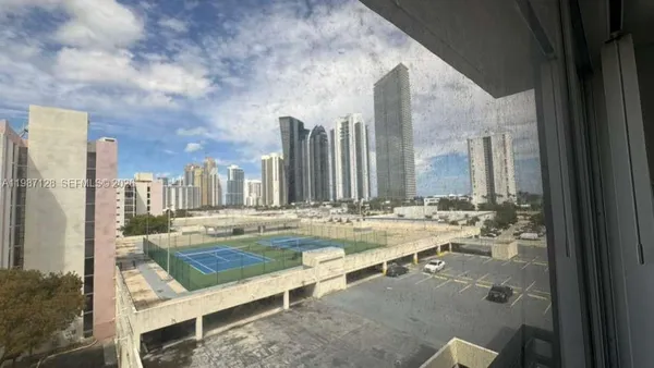 $2,950 | 16909 North Bay Road, Unit 710, Sunny Isles Beach, FL 33160