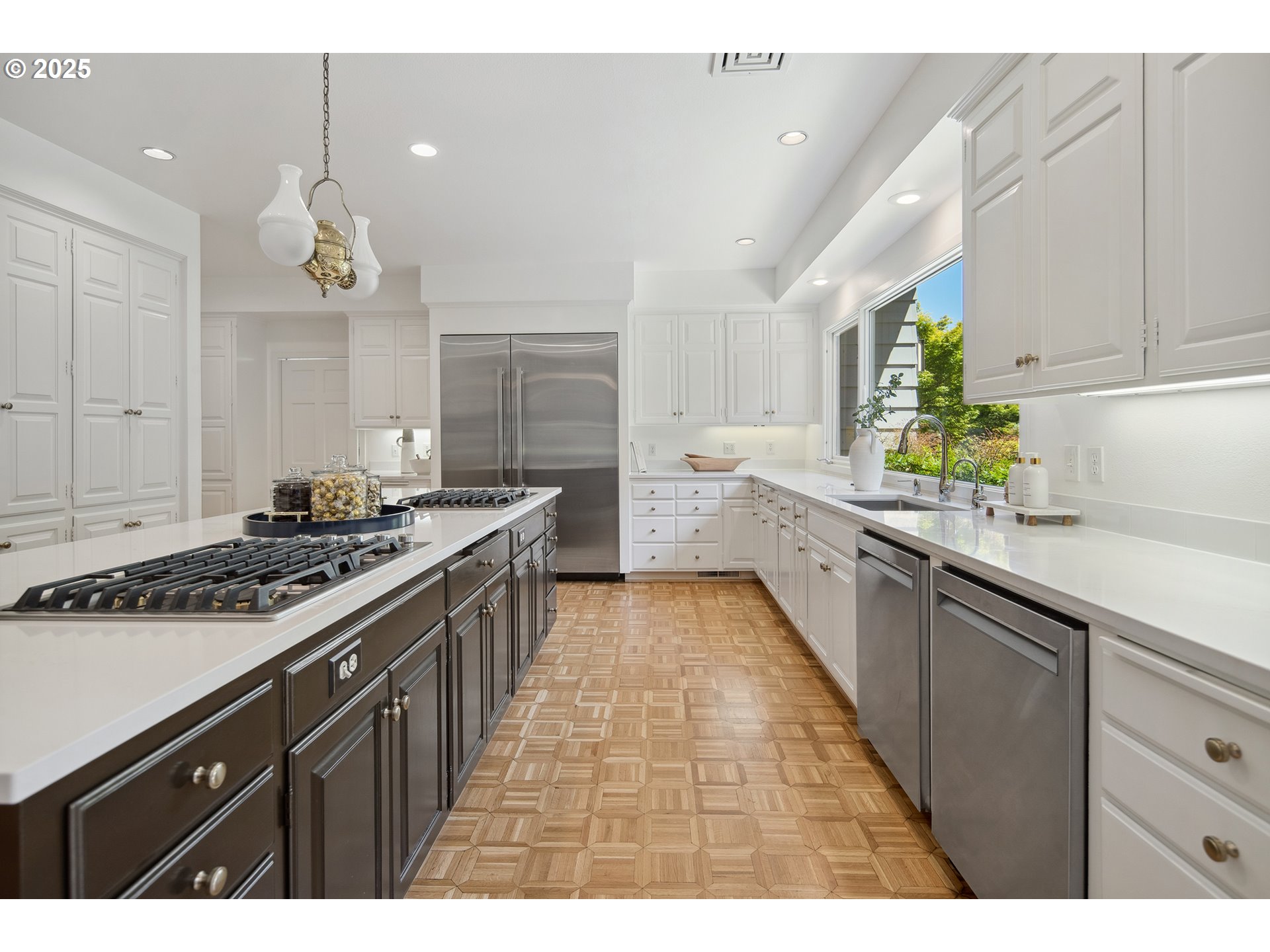 1890 South Greenwood Road Portland, OR 97219 - Photo 12 of 42